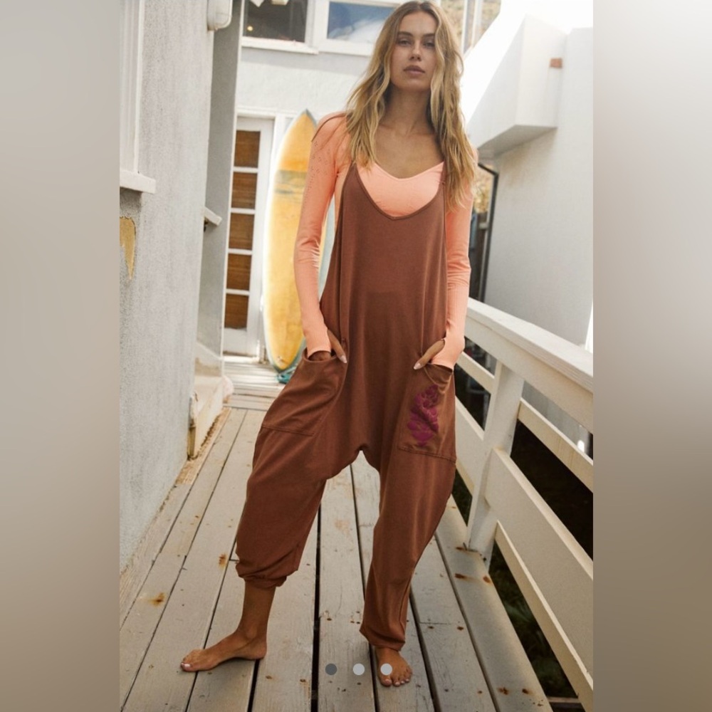 NWT FREE PEOPLE Movement Hot Shot Logo Onesie Willow Branch Combo - Picture 2 of 4